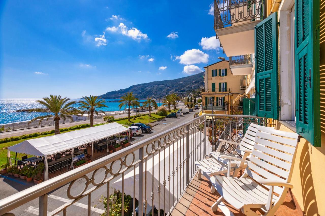 Appartamento Fronte Mare A Ospedaletti By Wonderful Italy Zewnętrze zdjęcie