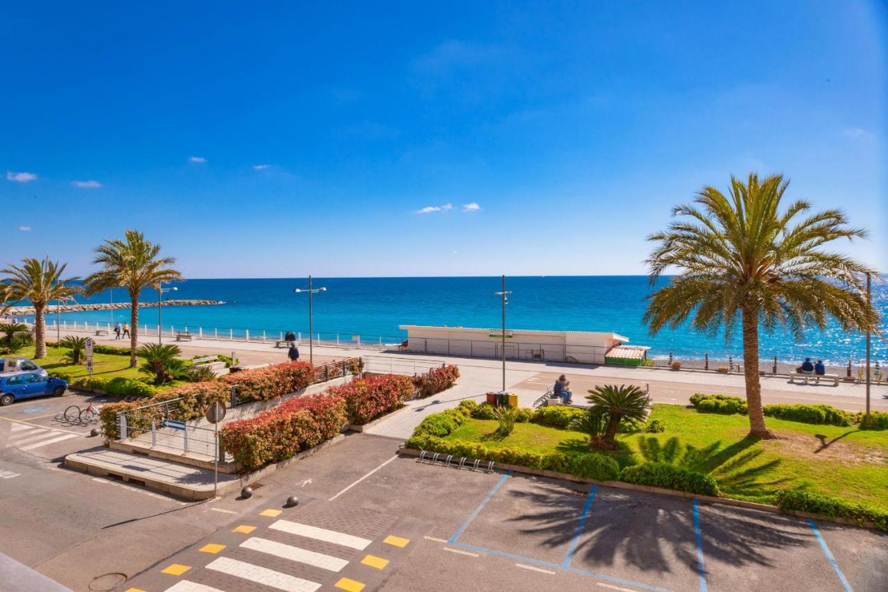 Appartamento Fronte Mare A Ospedaletti By Wonderful Italy Zewnętrze zdjęcie